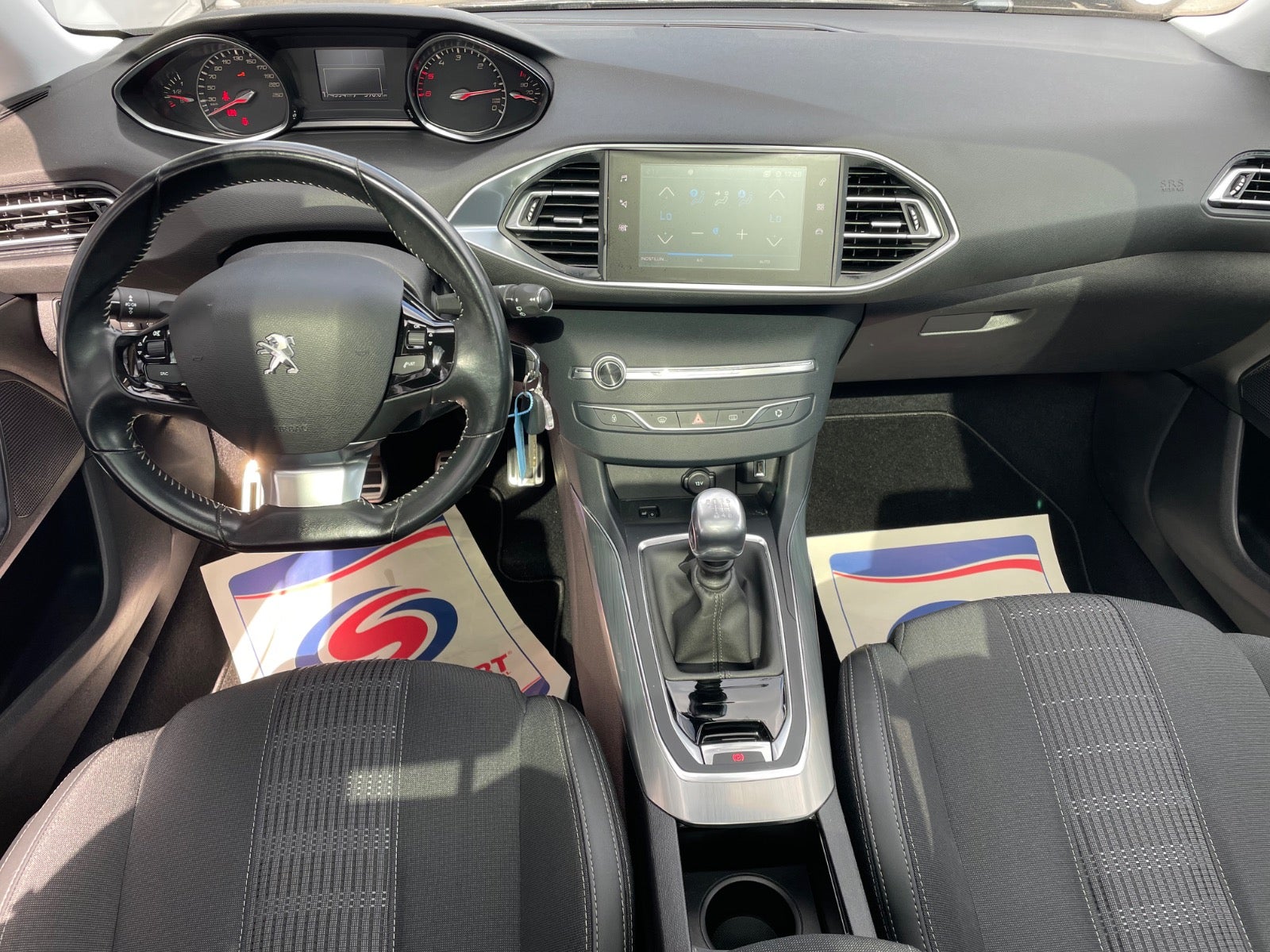 Billede af Peugeot 308 1,6 BlueHDi 120 Allure Sky SW