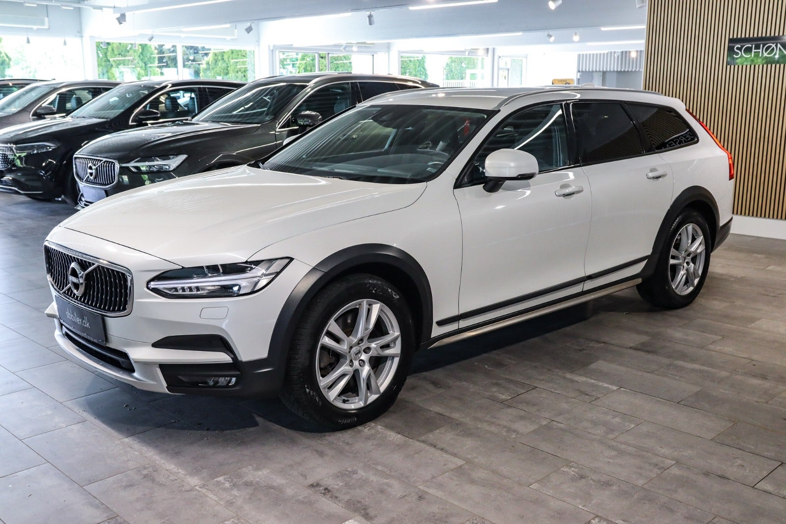 Billede af Volvo V90 CC 2,0 D4 190 Momentum aut. AWD