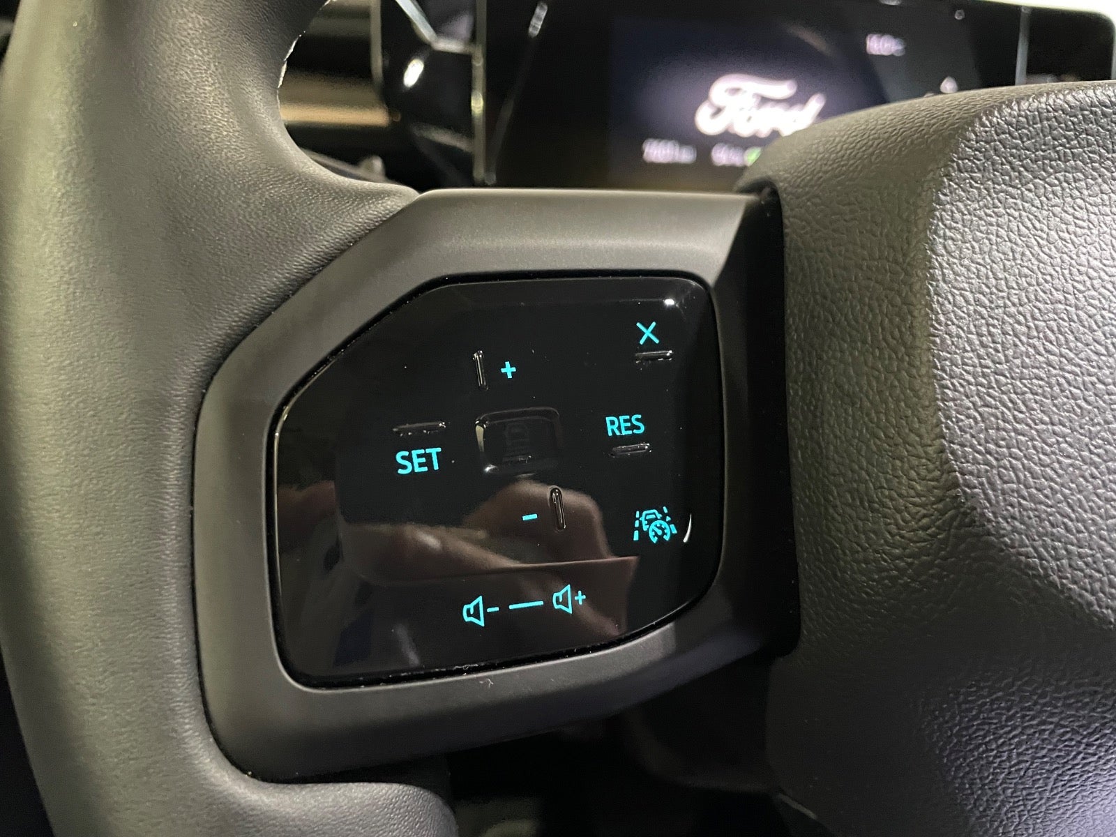 Ford Explorer Select Extended Range