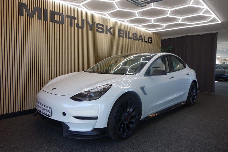 Tesla Model 3 Performance AWD