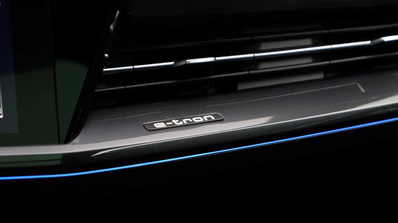 Audi Q4 e-tron S-line quattro
