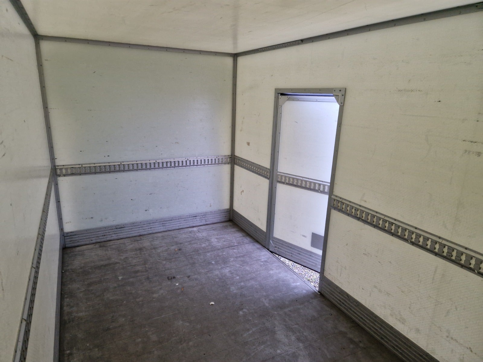 Billede af Iveco Daily 2,3 35S16 Alukasse m/lift AG8