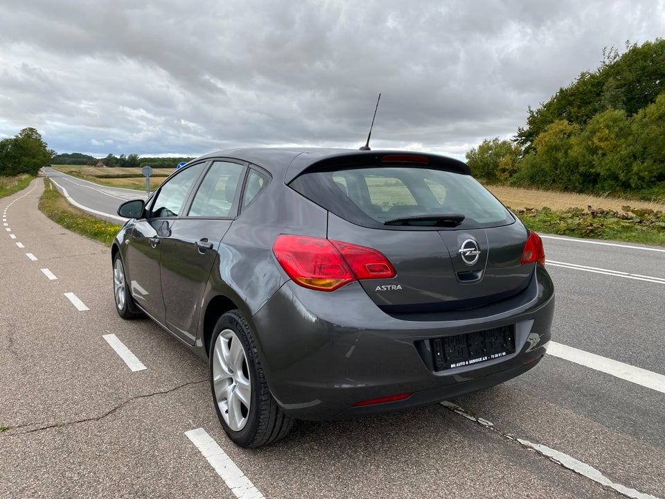 Opel Astra, Billede 3
