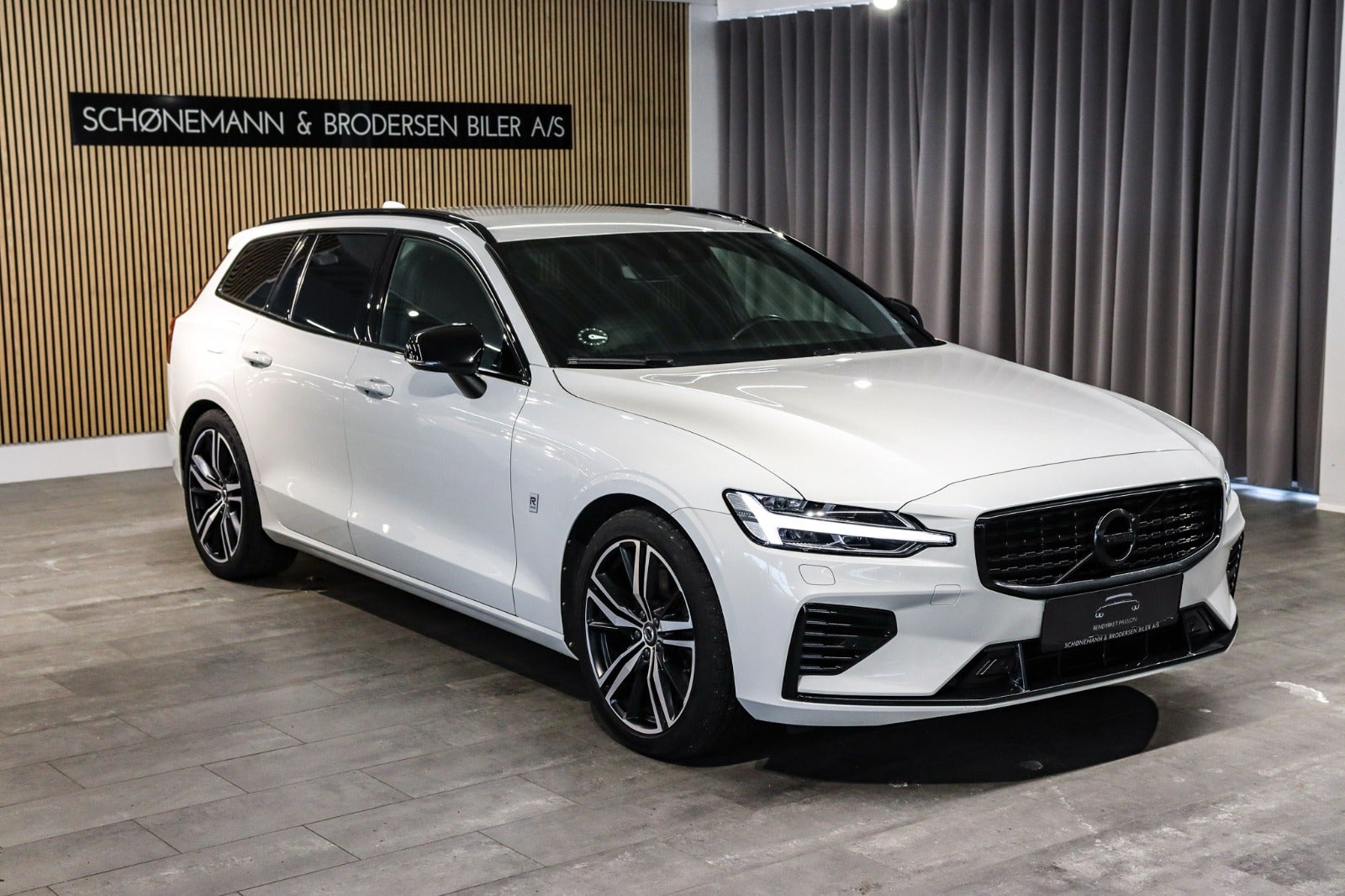 Billede af Volvo V60 2,0 T6 ReCharge R-Design aut. AWD