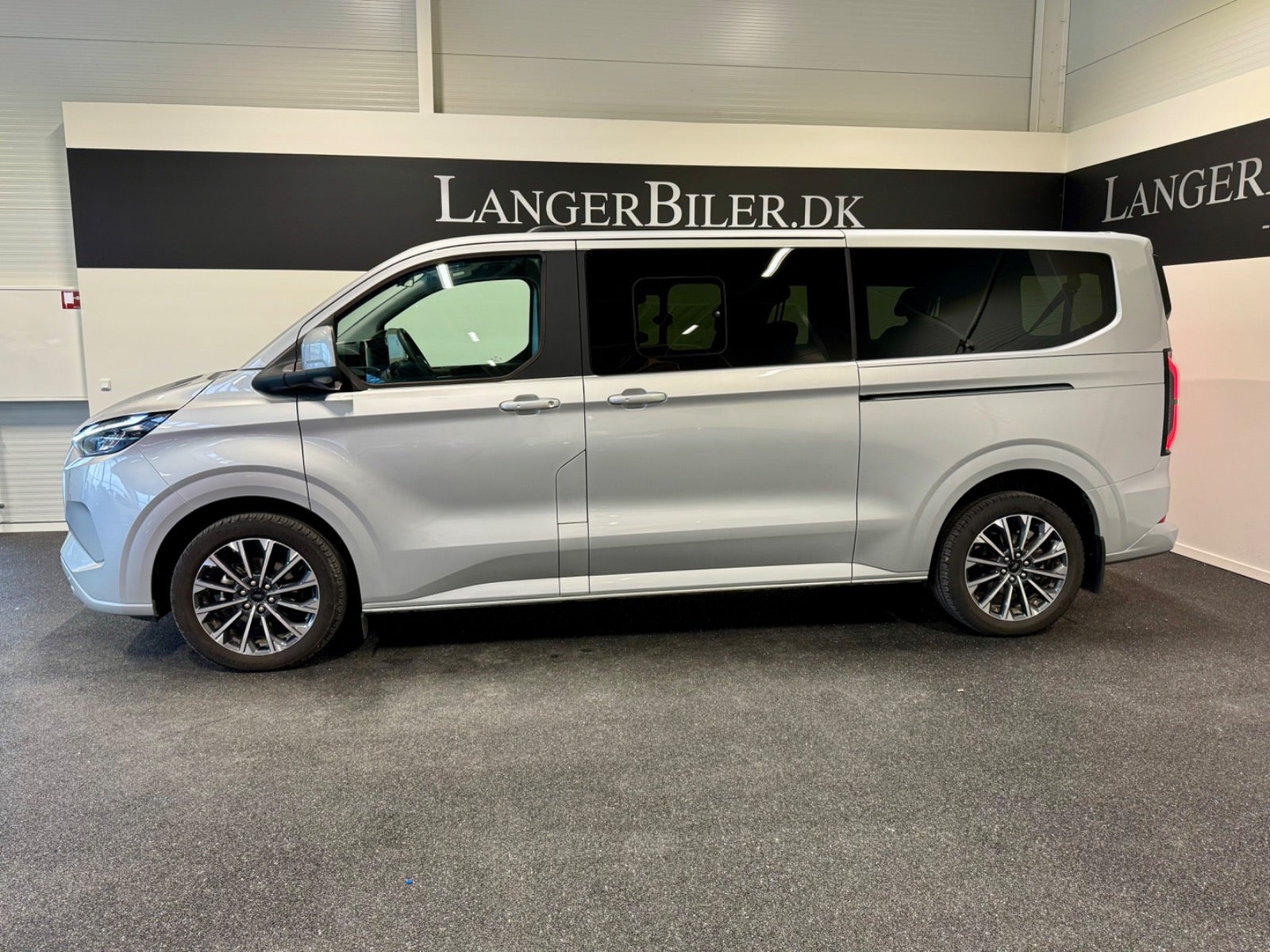 Ford Tourneo Custom 340L 2024