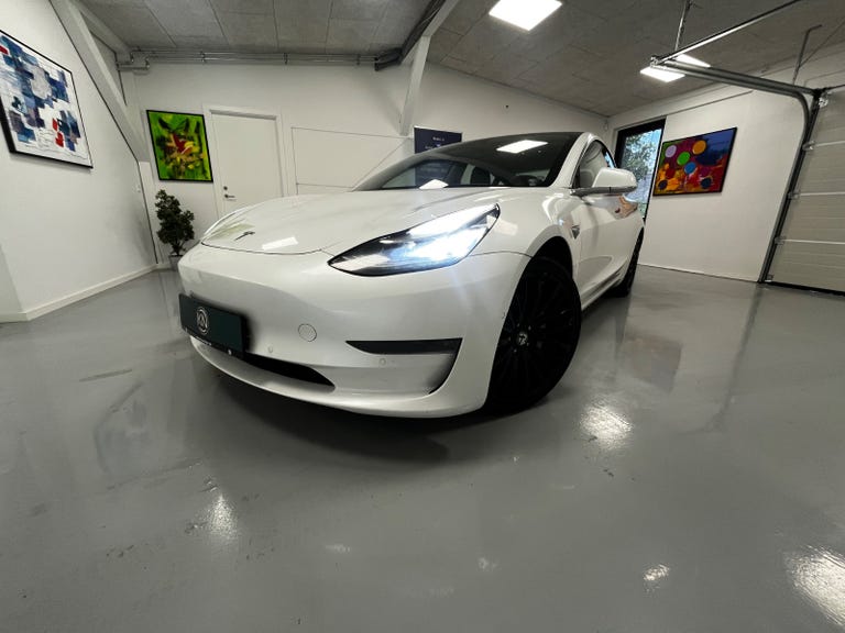 Tesla Model 3 Long Range AWD