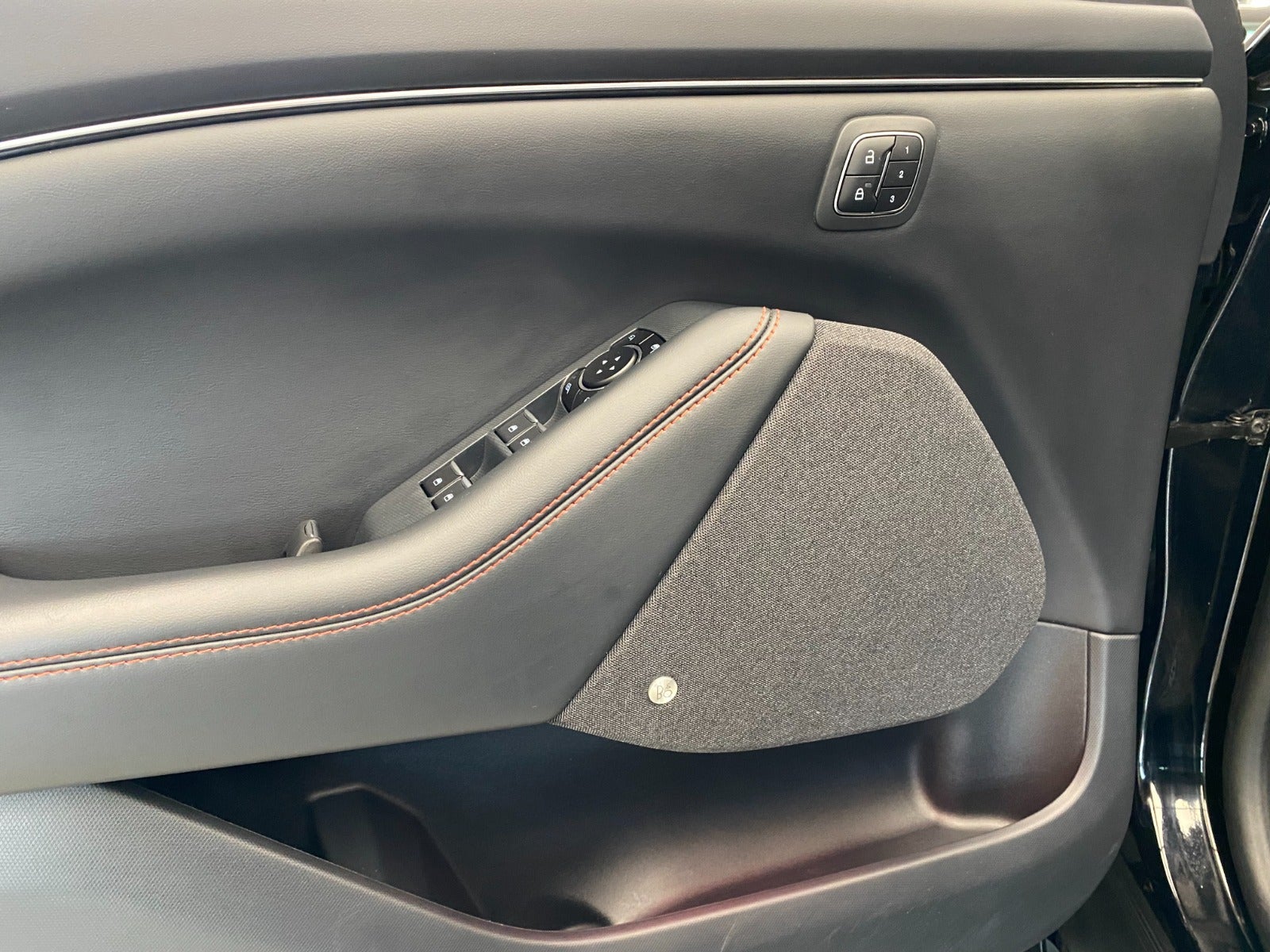 Billede af Ford Mustang Mach-E 98 Premium Extended Range