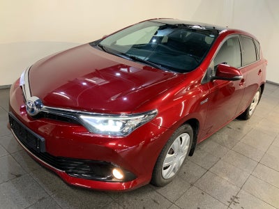 Toyota Auris 1,8 Hybrid H2 Style Skyview CVT 5d