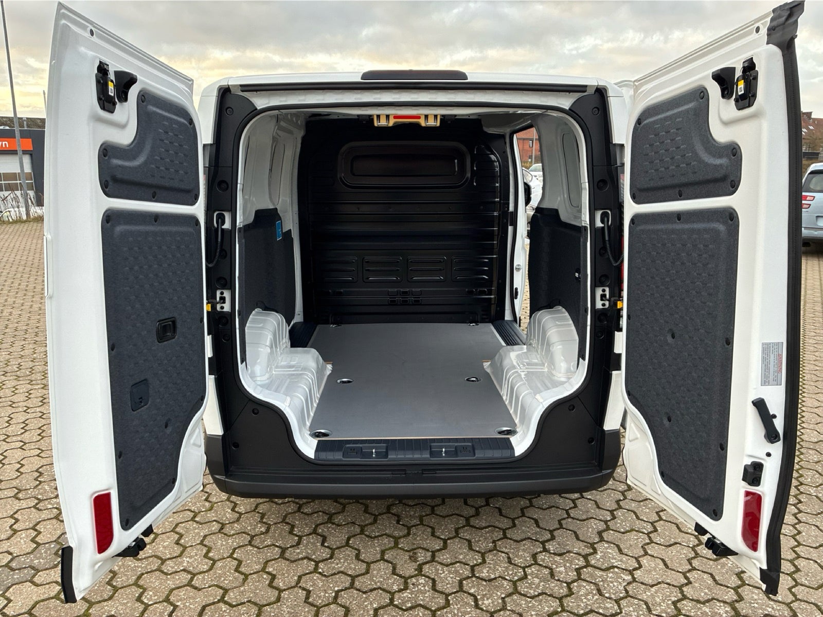 Kia PV5 Standard Range Work