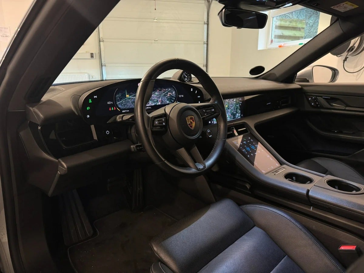 Porsche – Taycan 4S