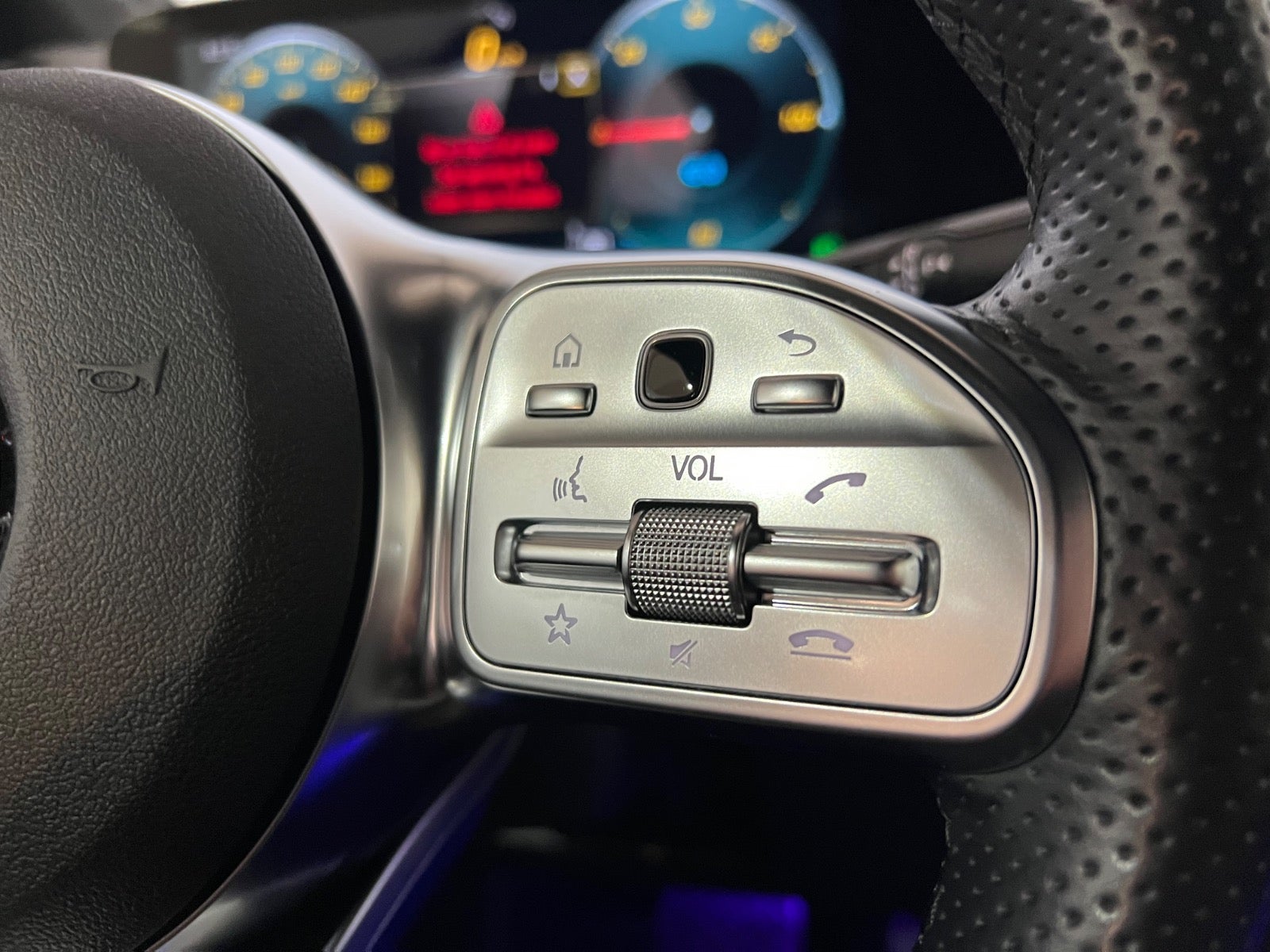 Mercedes EQA250 Electric Art