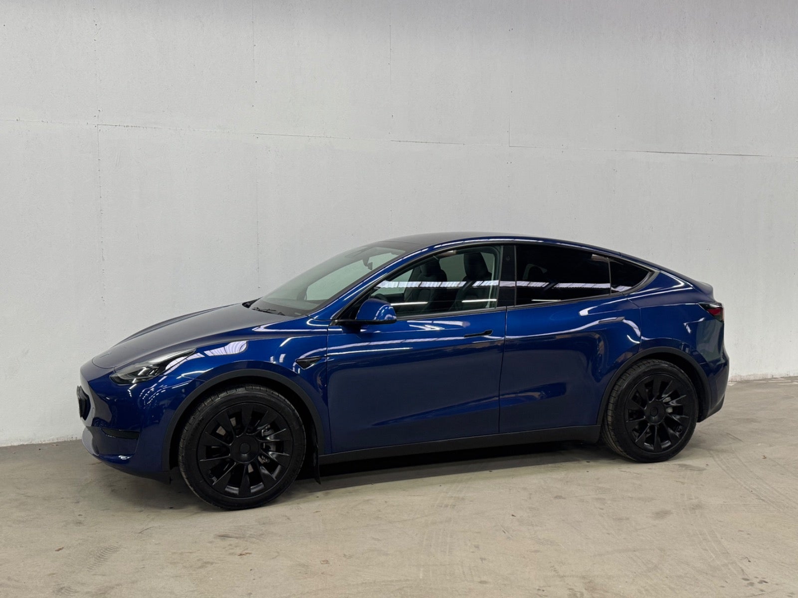 Tesla Model Y RWD A