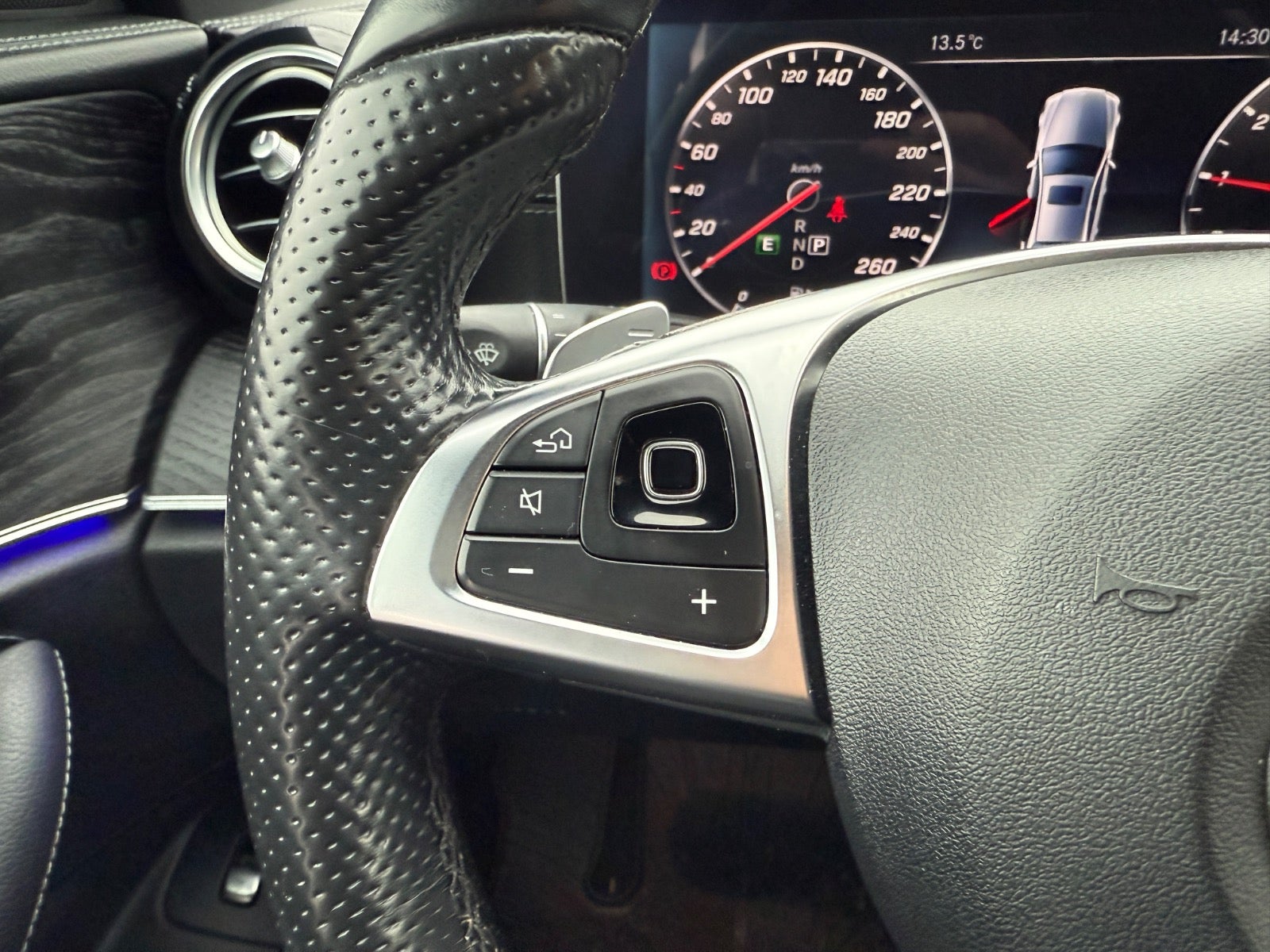 Billede af Mercedes E300 2,0 AMG Line aut.