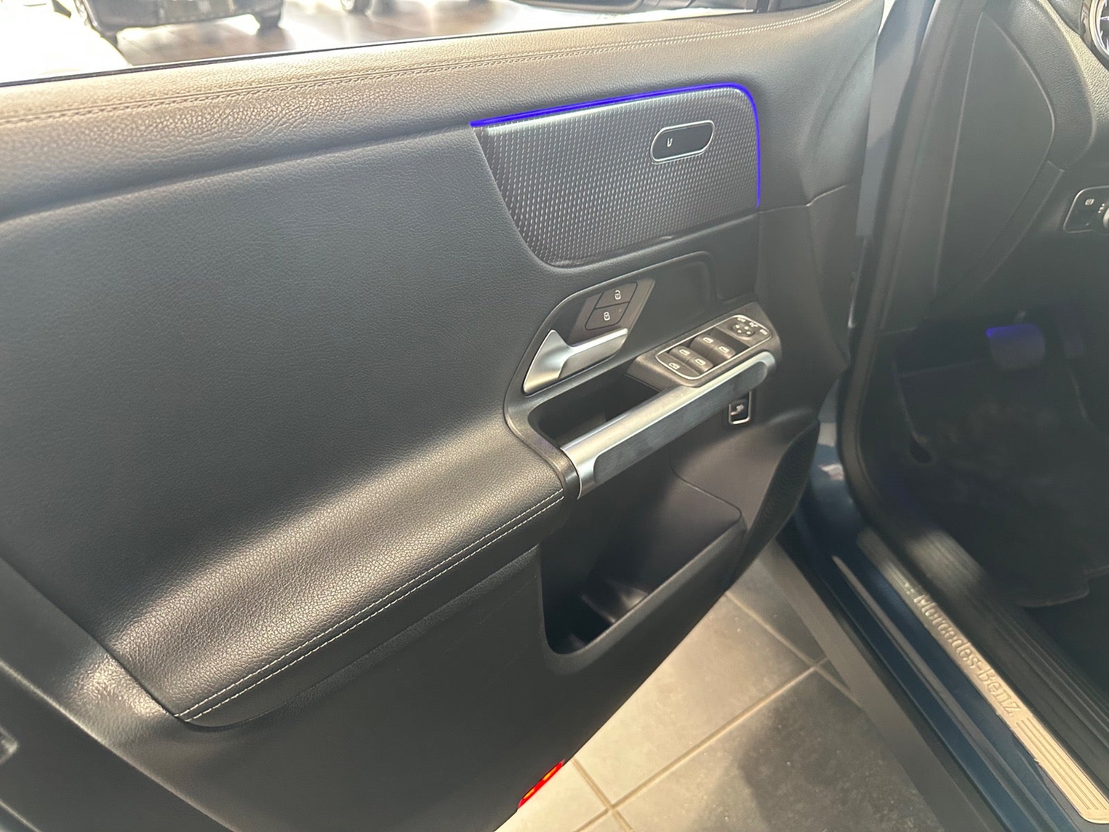 Mercedes EQB300, Billede 8