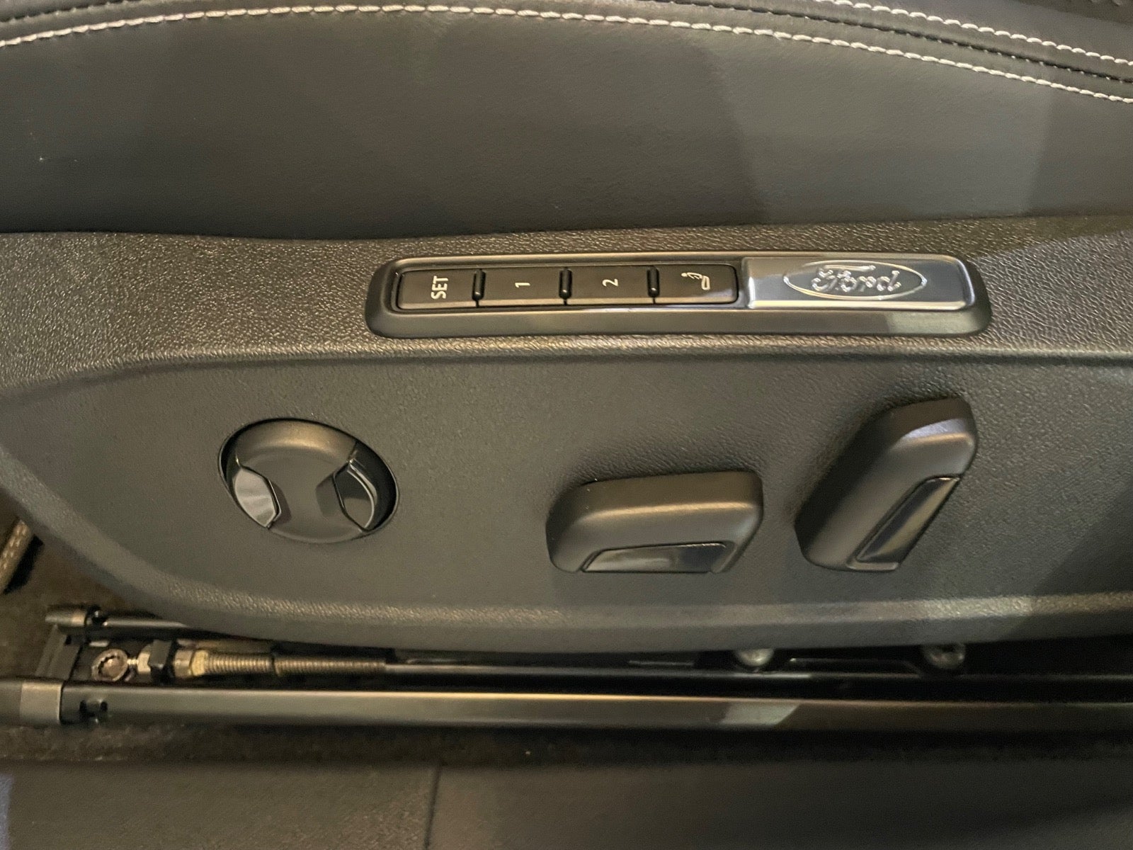 Ford Explorer Select Extended Range AWD