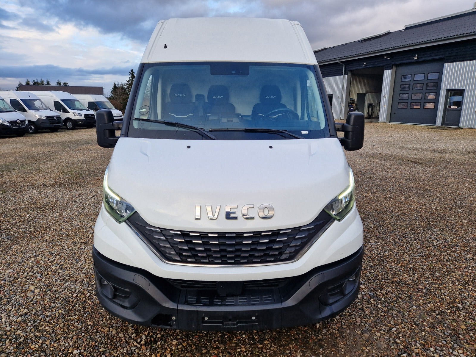 Billede af Iveco Daily 2,3 35S16 16m³ Van AG8