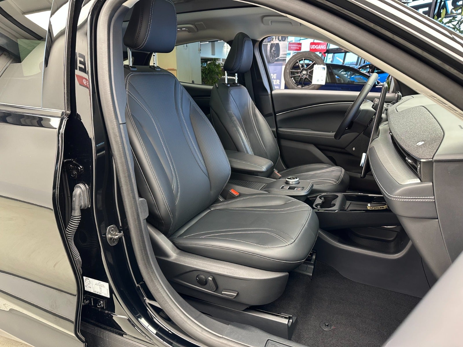 Billede af Ford Mustang Mach-E 70 Premium Standard Range