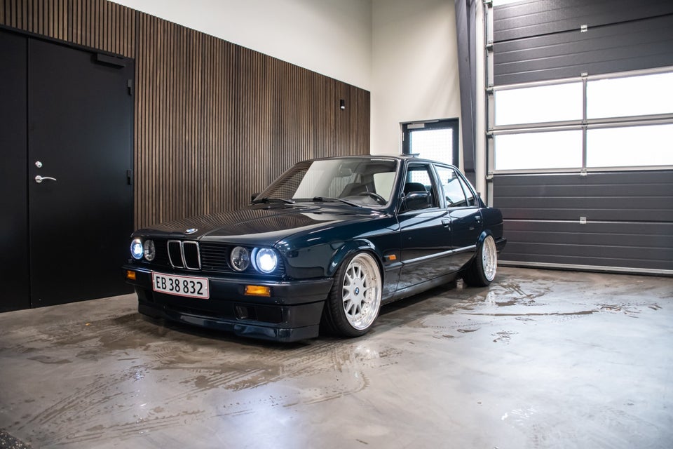 BMW 320i 