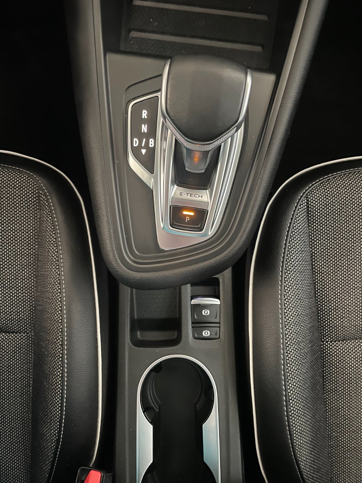 Billede af Renault Captur 1,6 E-Tech Intens