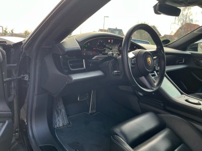 Porsche Taycan Turbo S Performance+ Cross Turismo