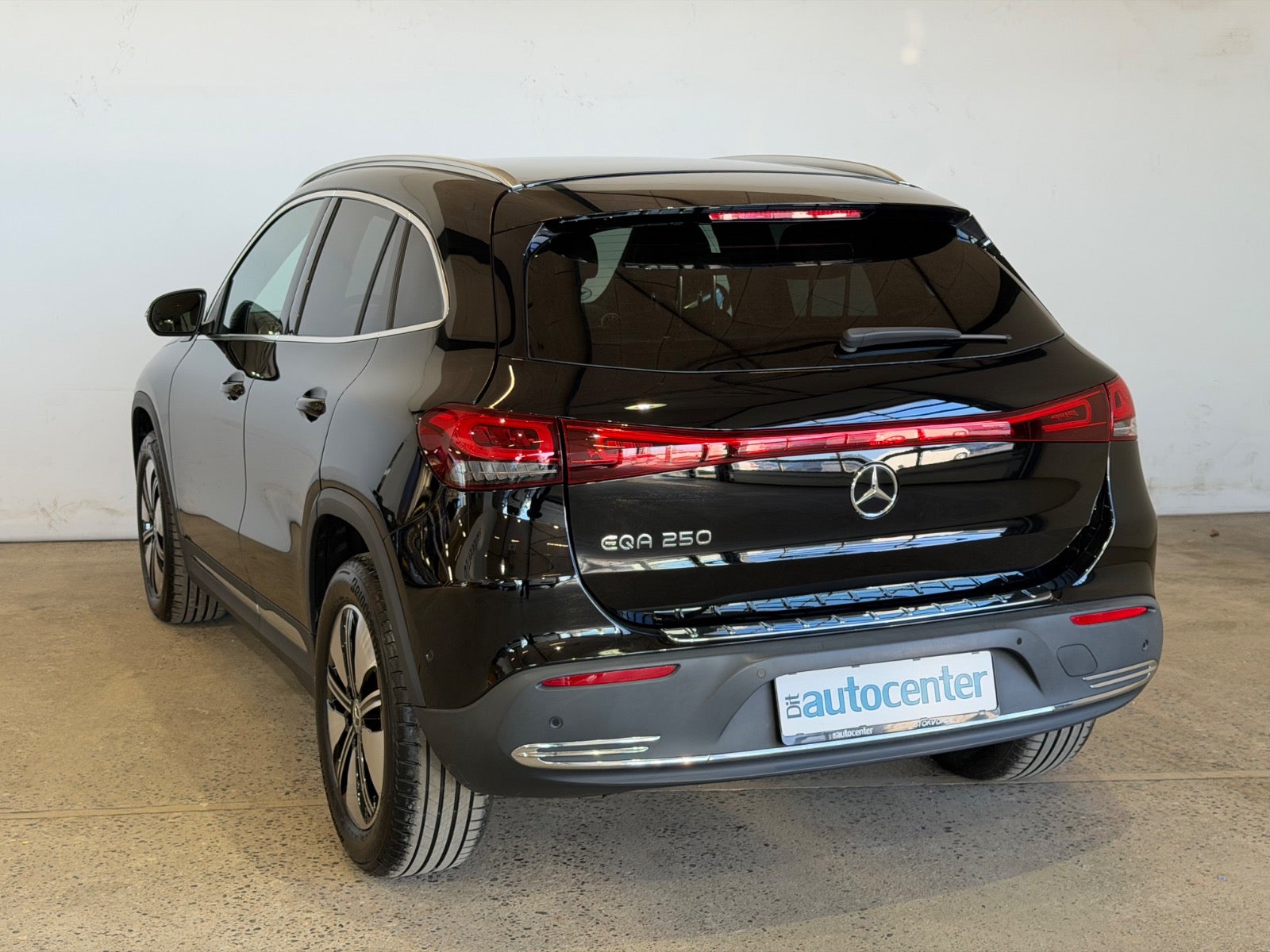 Mercedes EQA250 Electric Art