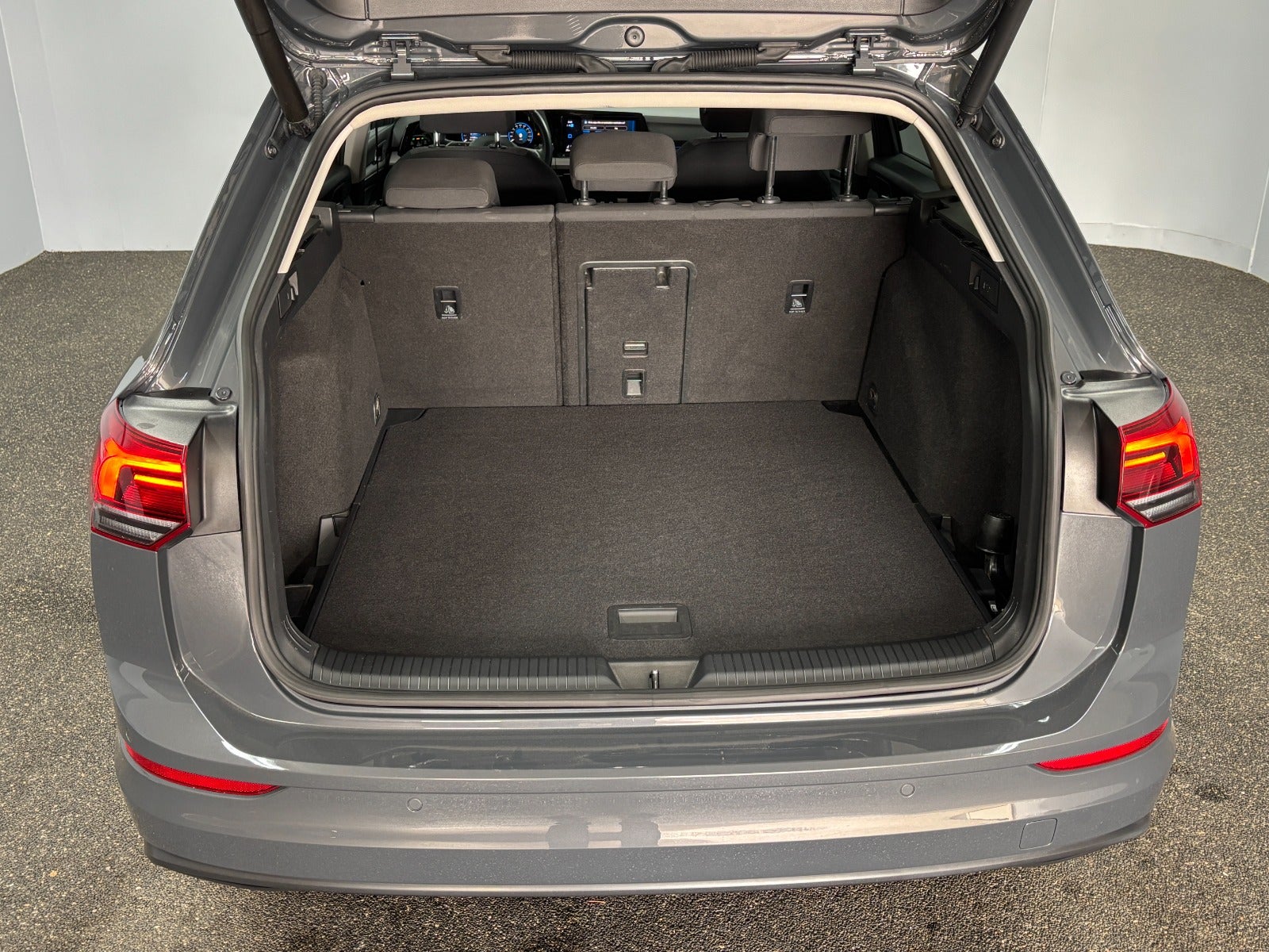 Billede af VW Golf VIII 1,5 eTSi 130 Life Variant DSG