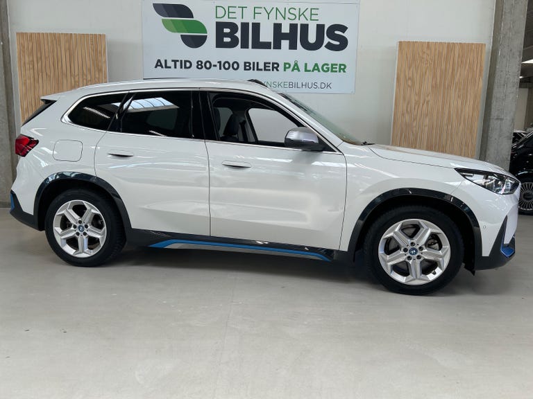 BMW iX1 xDrive30 X-Line
