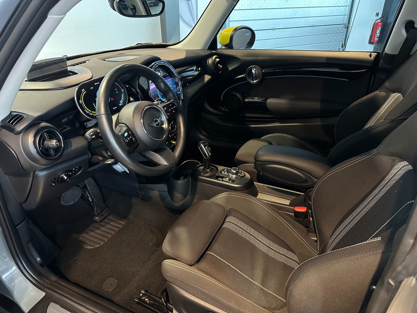 MINI Cooper SE Essential 3d - 7