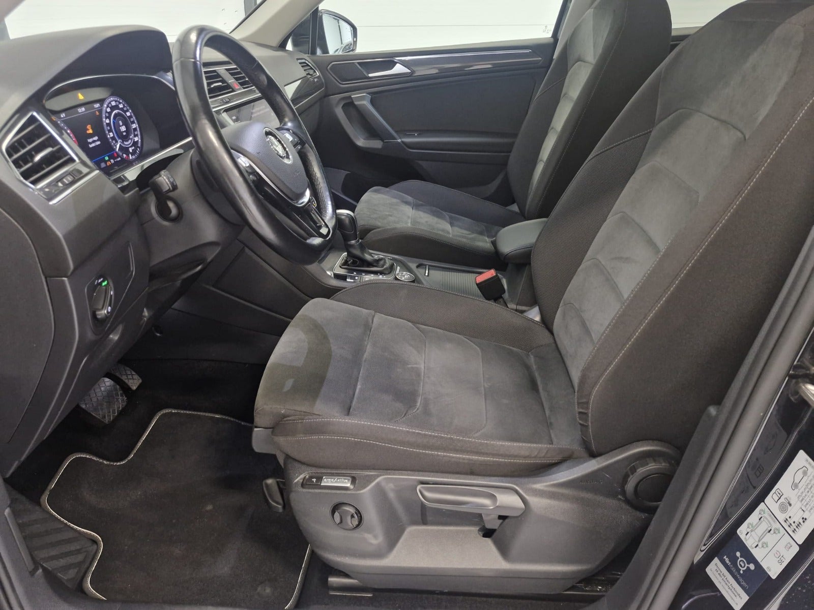 Billede af VW Tiguan Allspace 2,0 TSi 220 Highline DSG 4Motion 7prs