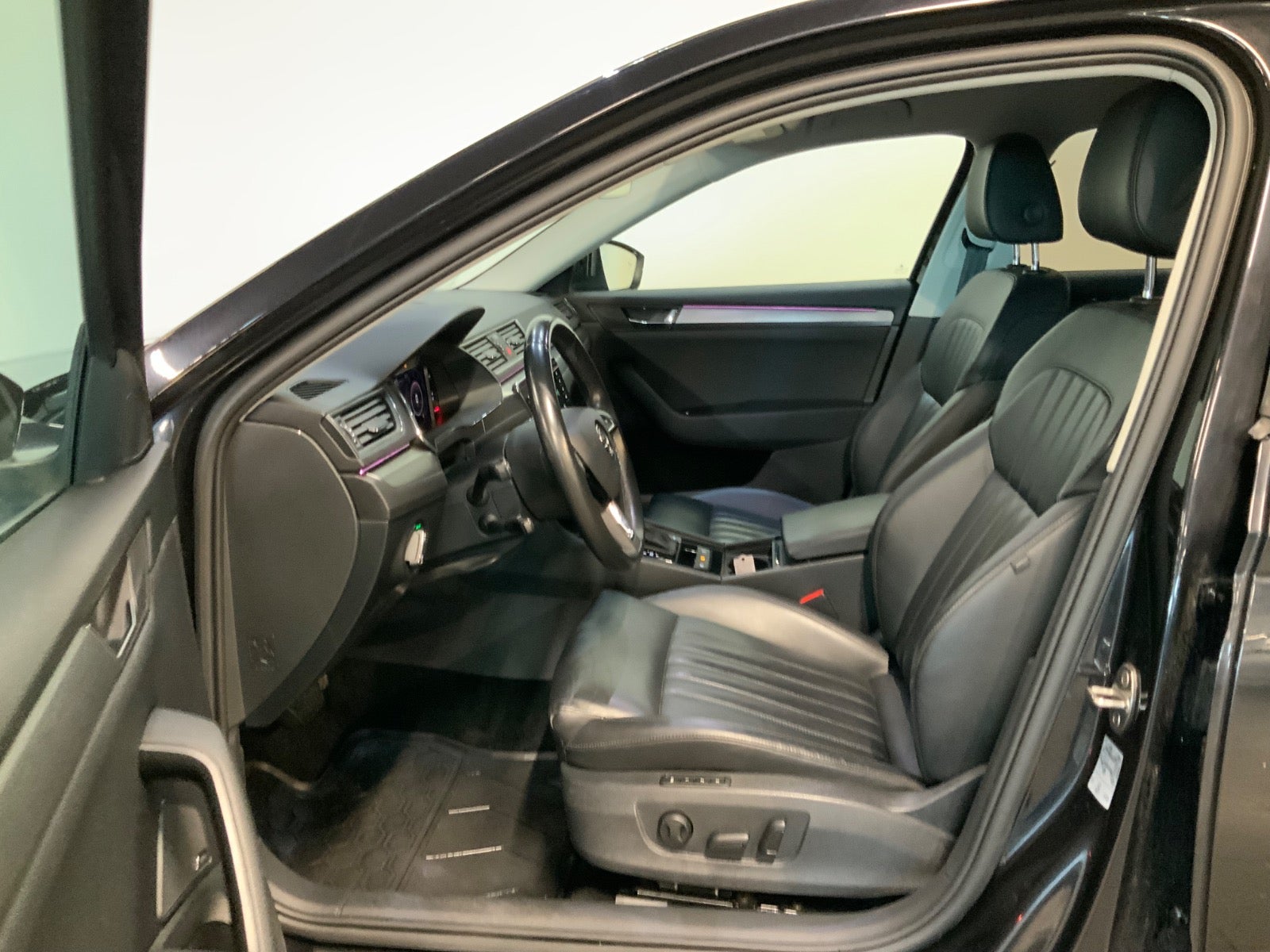 Skoda Superb (7/8)