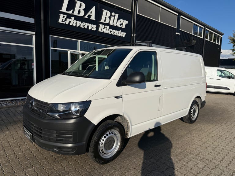 VW Transporter TDi 102 Kassevogn kort