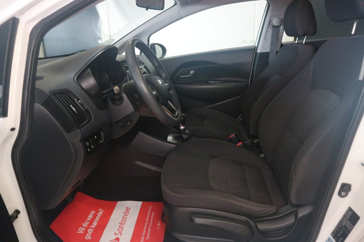 Kia Rio CVVT Active