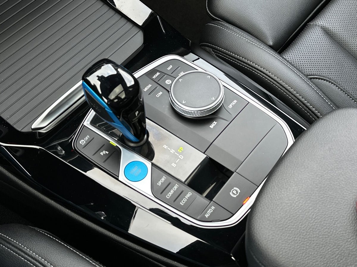 BMW iX3 Charged M-Sport billede 17