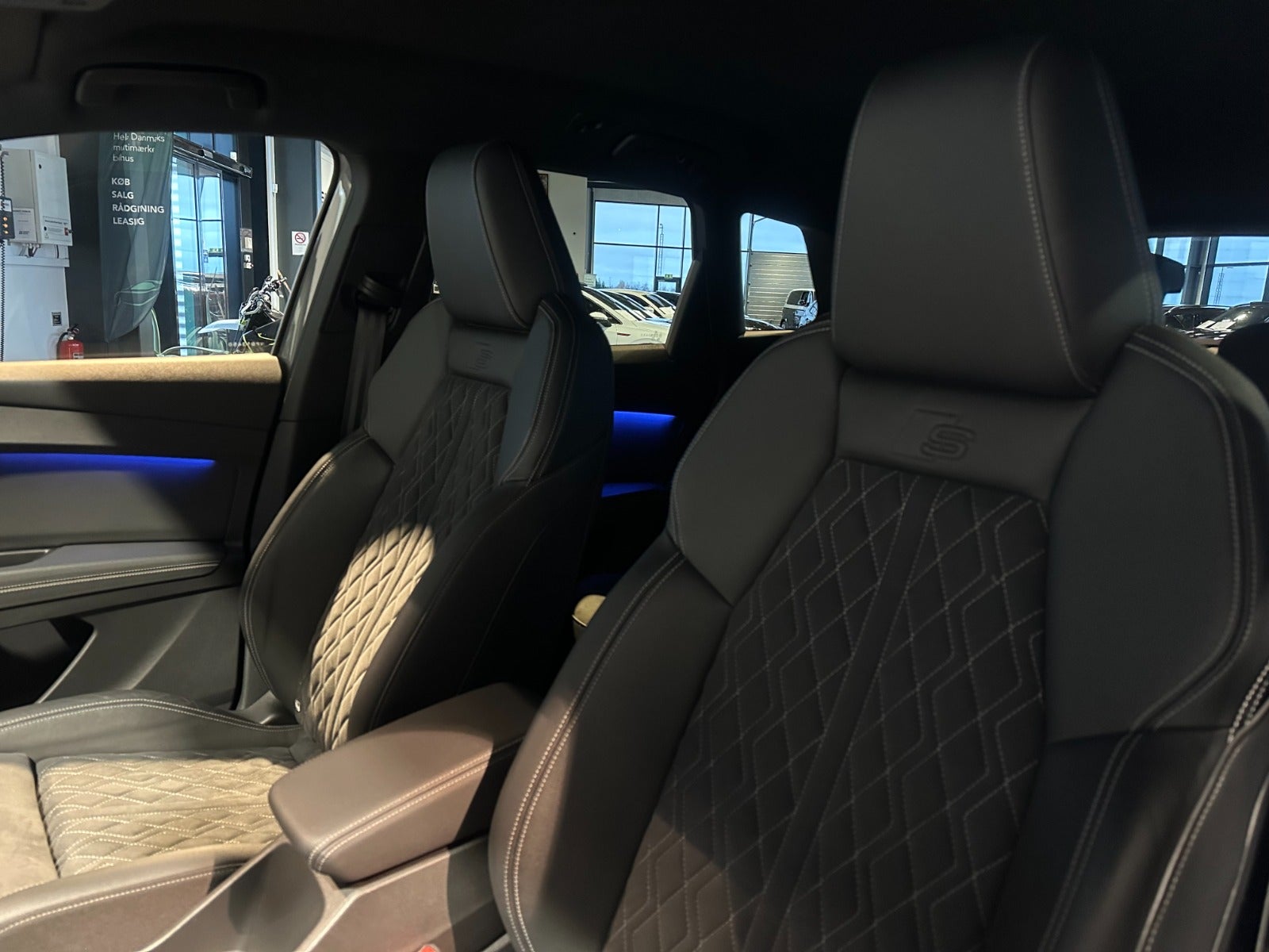 Audi Q4 e-tron 50 S-line quattro 5d - 14