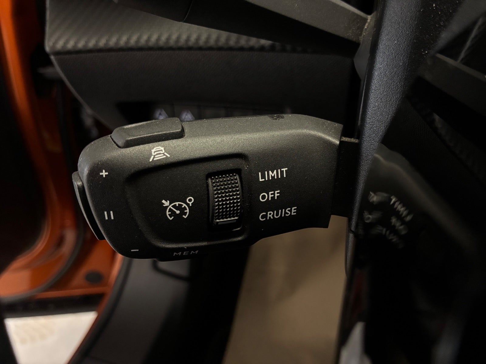 Billede af Peugeot e-2008 50 GT Sky