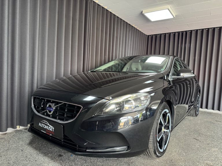 Volvo V40 D2 120 Momentum aut.