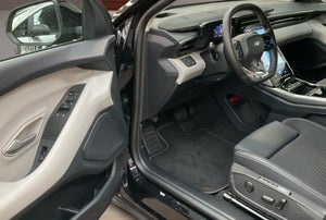 Ford Explorer Select Extended Range