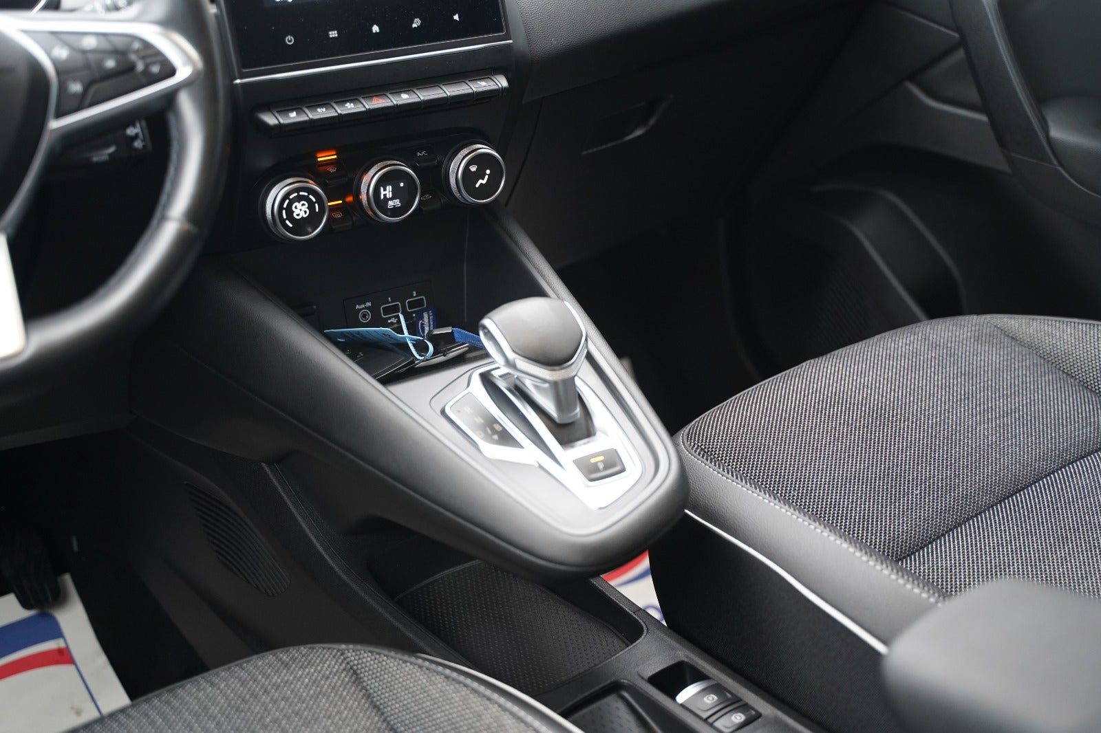 Billede af Renault Captur 1,6 E-Tech Intens