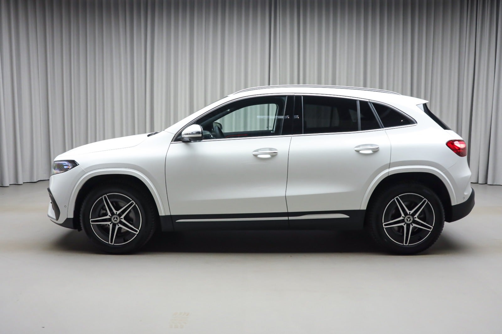 Mercedes-Benz EQA 250+ (6/8)