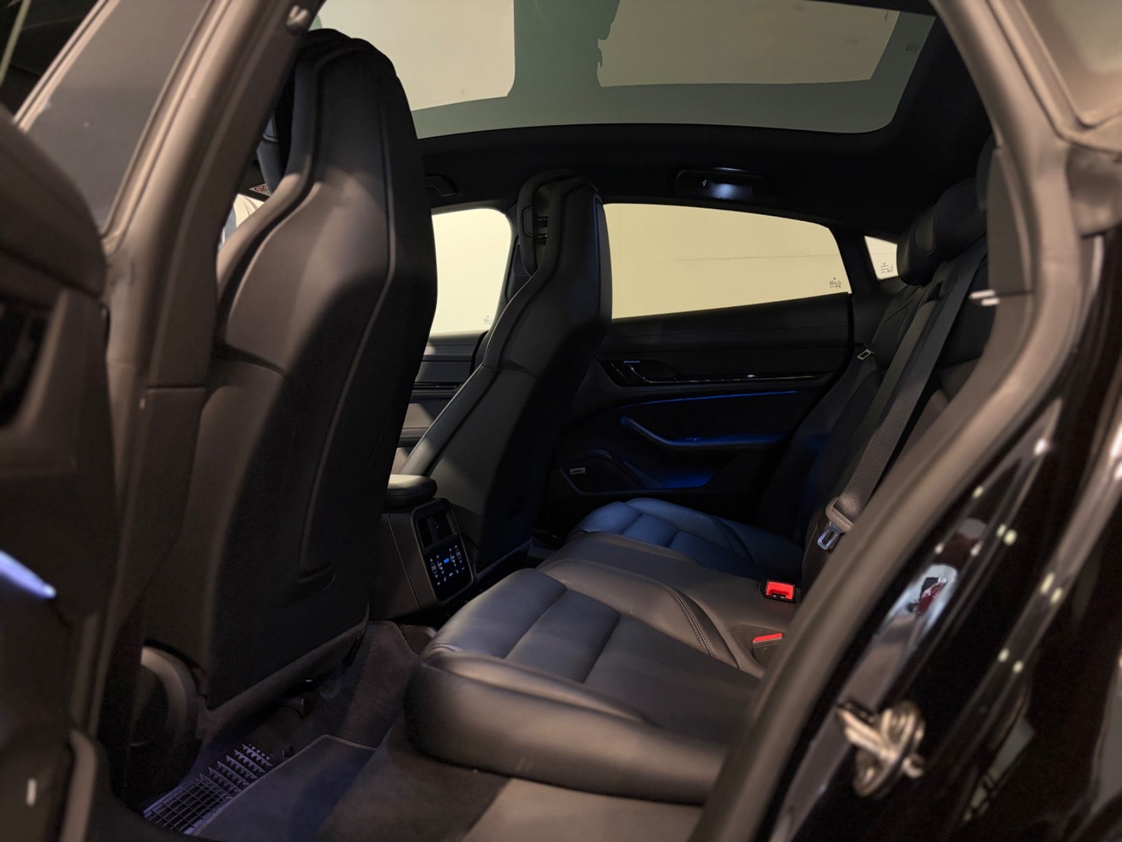Porsche – Taycan 4S
