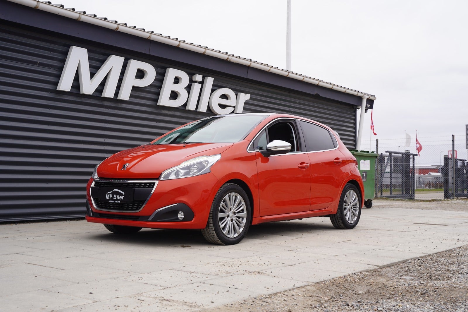 Billede af Peugeot 208 1,6 BlueHDi 100 Allure Sky