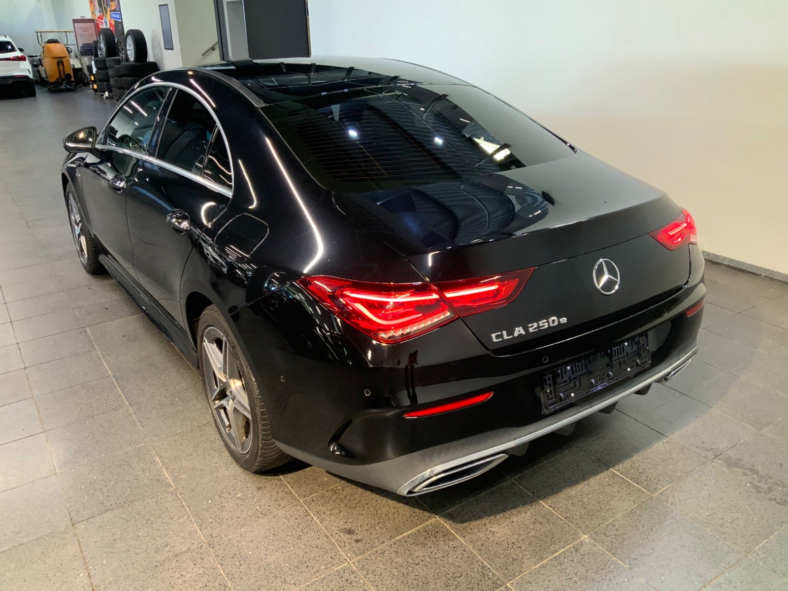 Mercedes-Benz CLA 250 e (5/8)