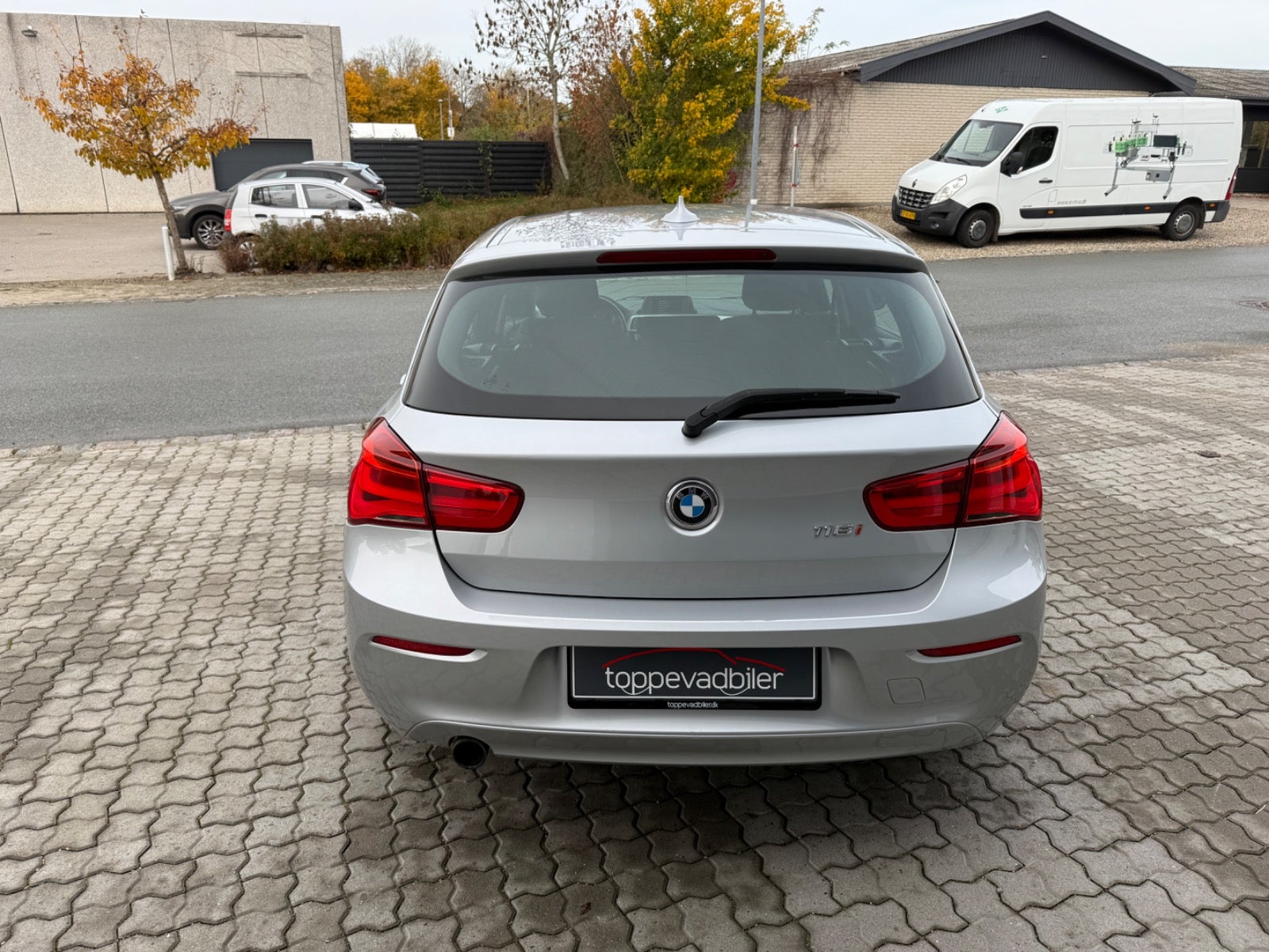 BMW 118i Connected aut.