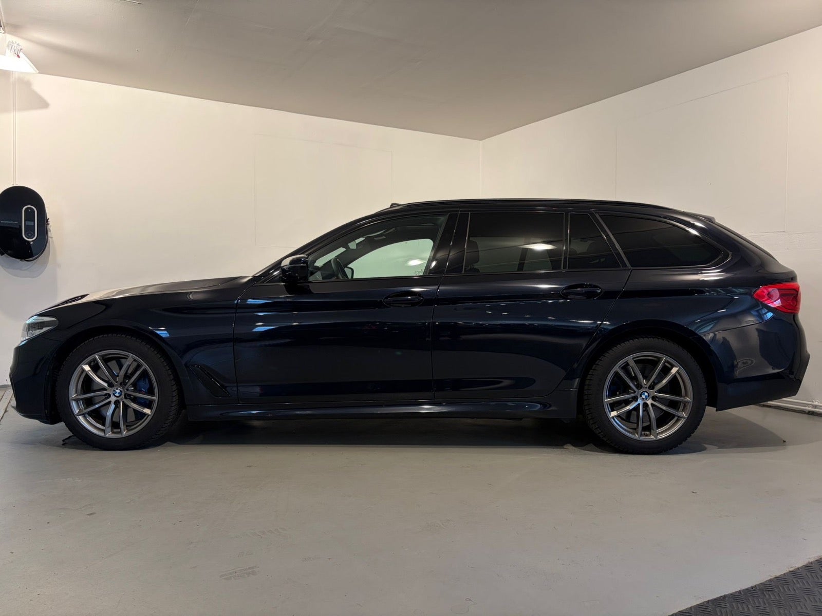 BMW – 540i