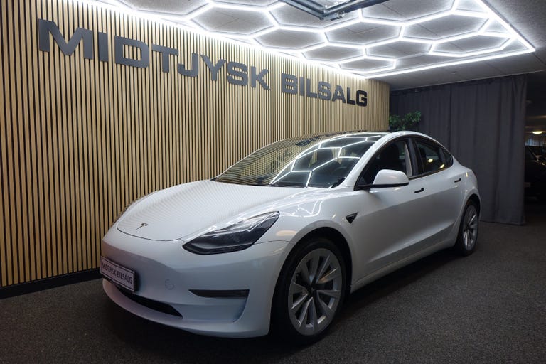 Tesla Model 3 Long Range AWD