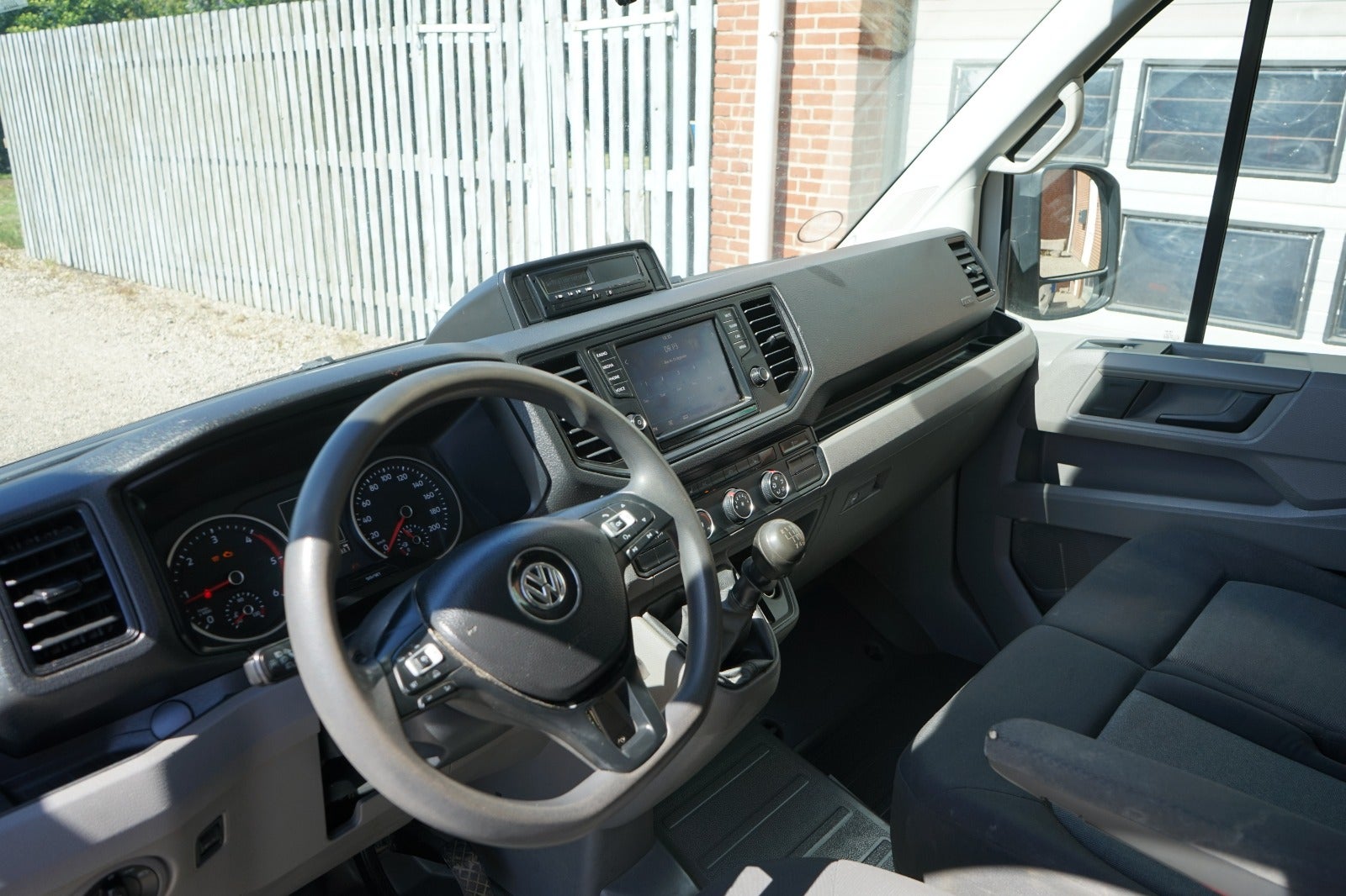 Billede af VW Crafter 35 2,0 TDi 177 Mandskabsvogn m/lad L4