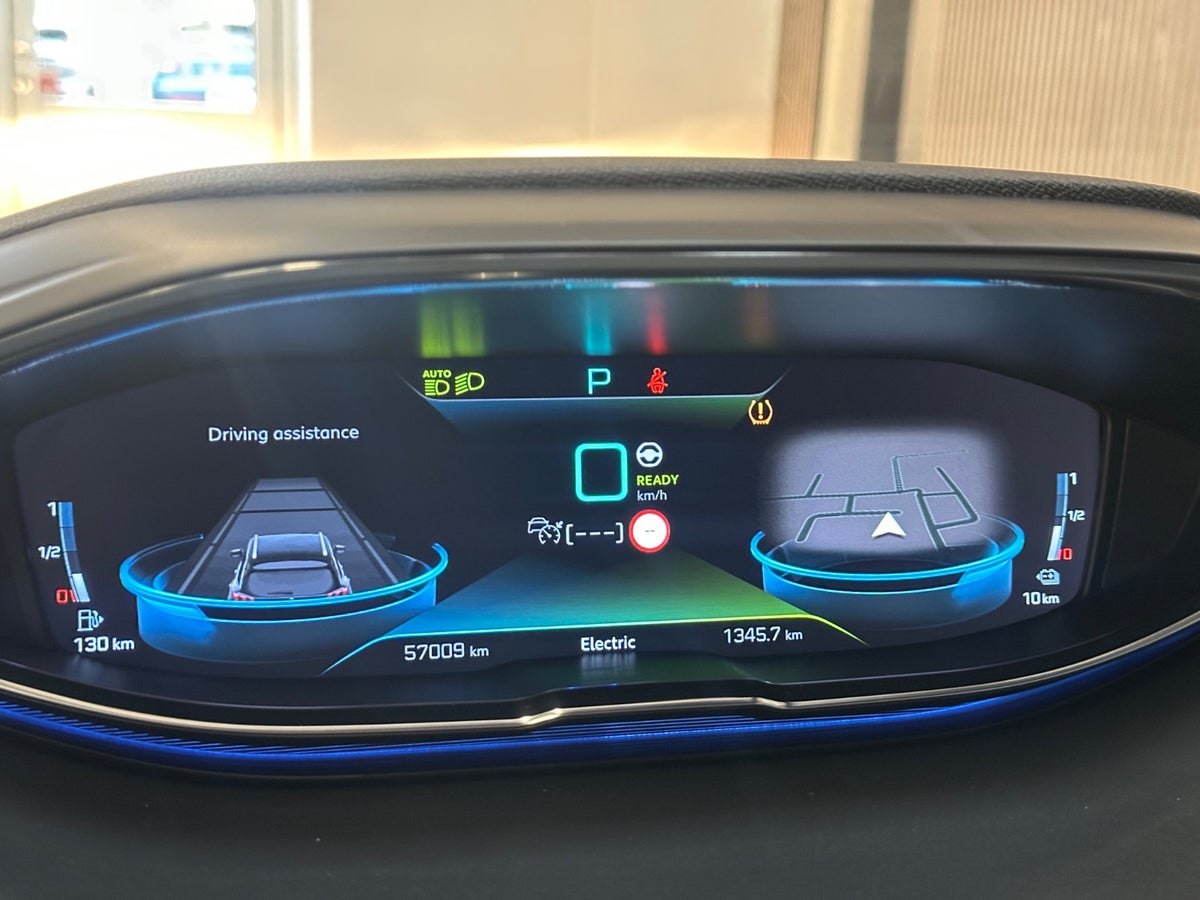 Peugeot 3008 Hybrid Allure Limited EAT8 Peugeot 3008 Hybrid Allure Limited EAT8