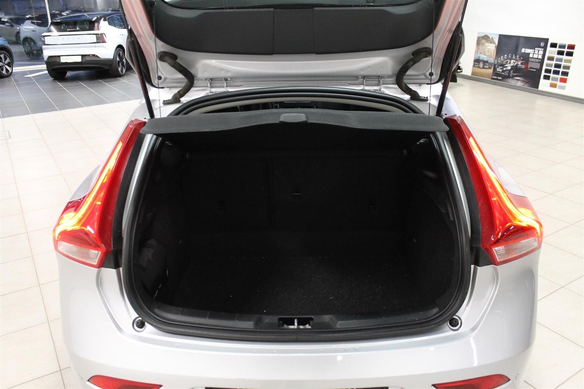 Volvo V40 T3 152 Momentum aut. billede 15