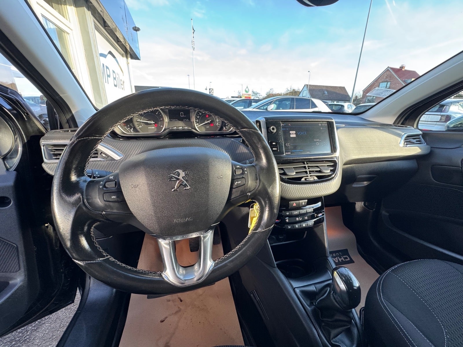 Billede af Peugeot 208 1,6 BlueHDi 100 Allure Sky