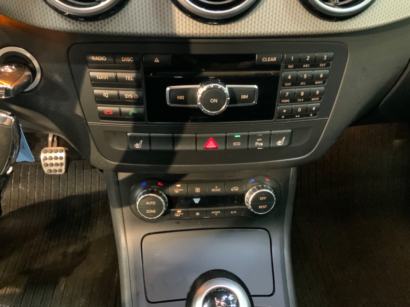 Mercedes-Benz B 180